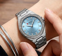 curren-ice-blue-9100-wrist.jpg